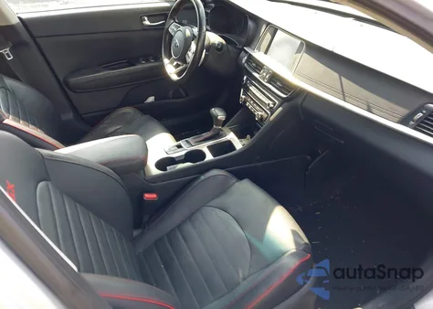 2019 Kia Optima Sx Turbo z USA, uszkodzony, nr VIN 5XXGW4L26KG366886